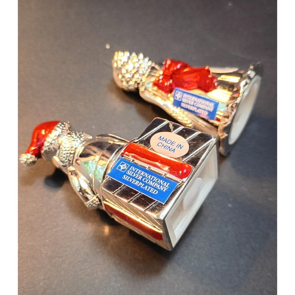 Brilliant Silver Plated Bright Red Salt & Pepper Shakers, Mr &Mrs Clause, New